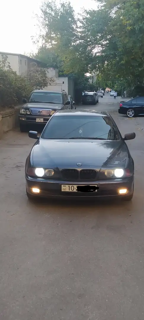 BMW 528