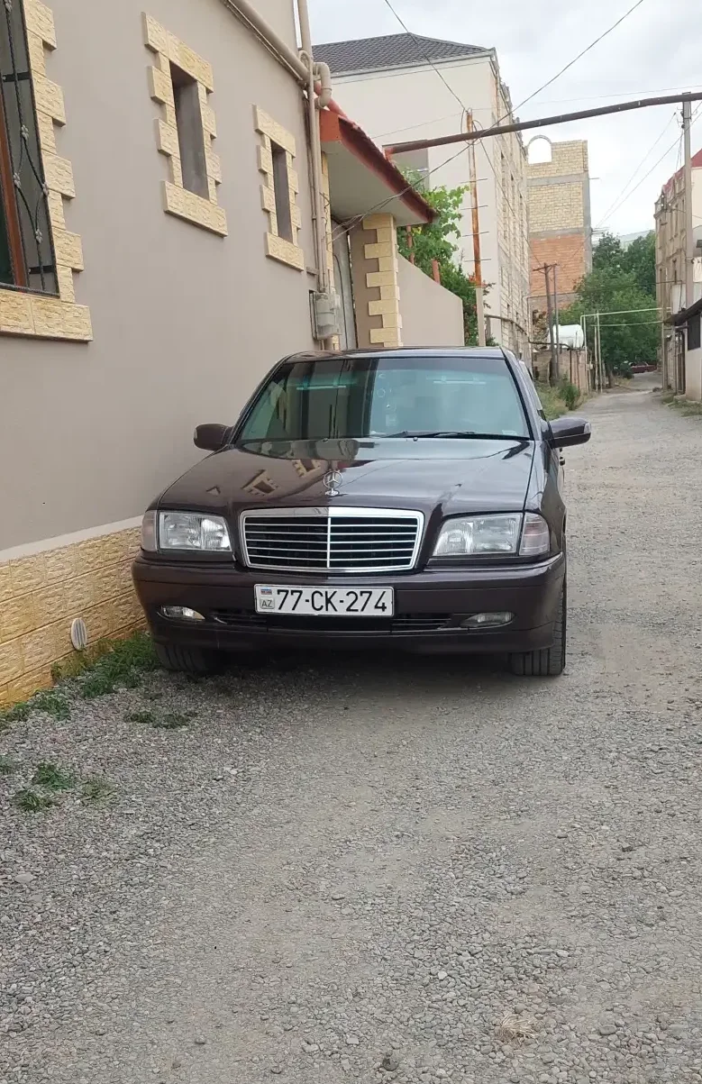 Mercedes C 200